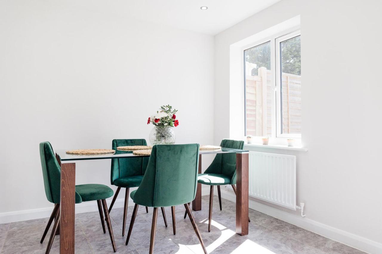 The Oval House By Silva Cmk Stylish House With Garden & Parking Eco-Serviced Accommodation Милтон-Кейнс Экстерьер фото